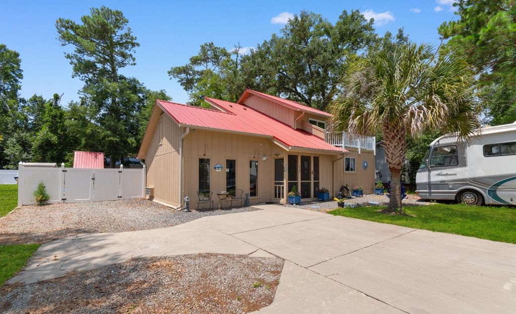 415 17th Ave. N, Surfside Beach, SC 29575