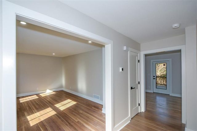 1610 Chateau Drive, Atlanta, GA 30338