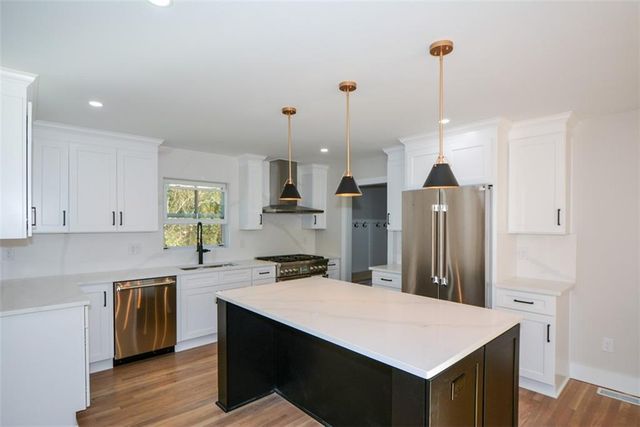 1610 Chateau Drive, Atlanta, GA 30338