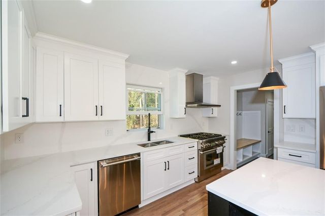 1610 Chateau Drive, Atlanta, GA 30338