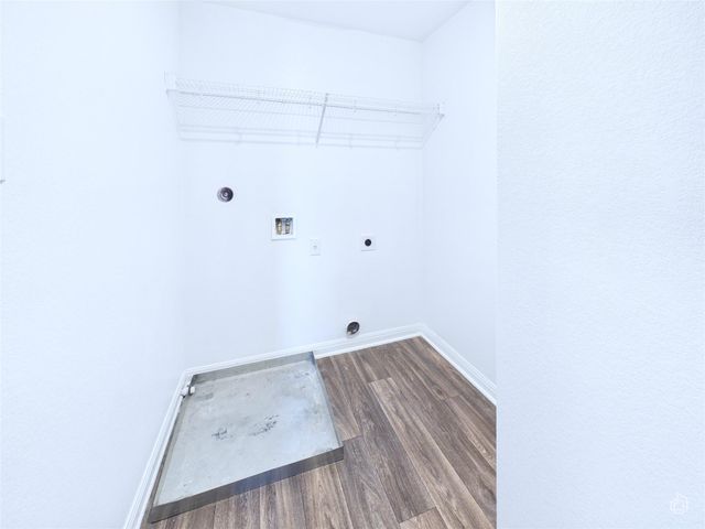 525 Riverdale DR, Jarrell, TX 76537