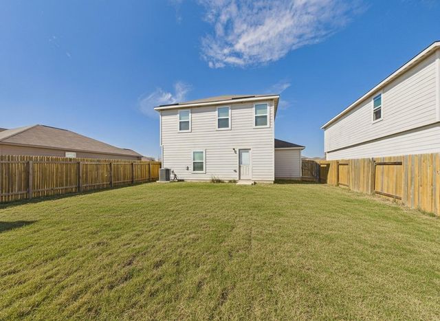 525 Riverdale DR, Jarrell, TX 76537