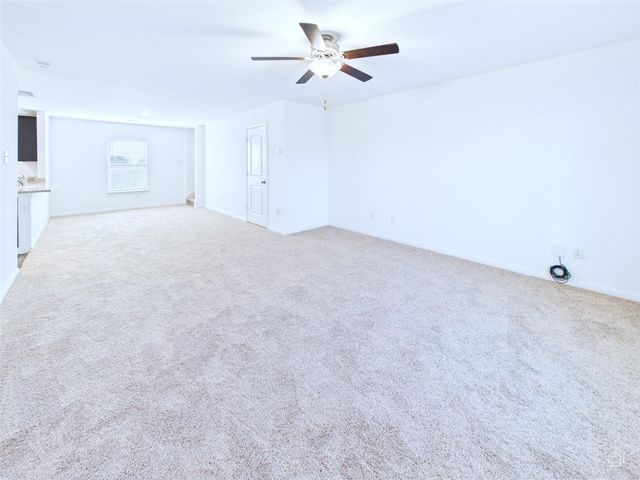 525 Riverdale DR, Jarrell, TX 76537