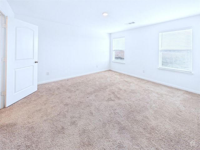 525 Riverdale DR, Jarrell, TX 76537