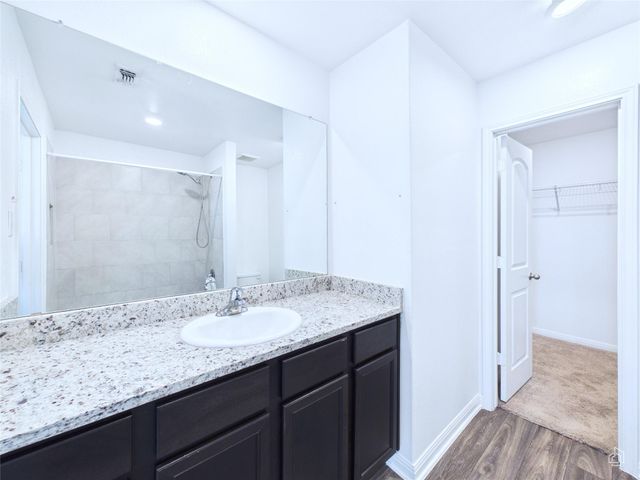 525 Riverdale DR, Jarrell, TX 76537