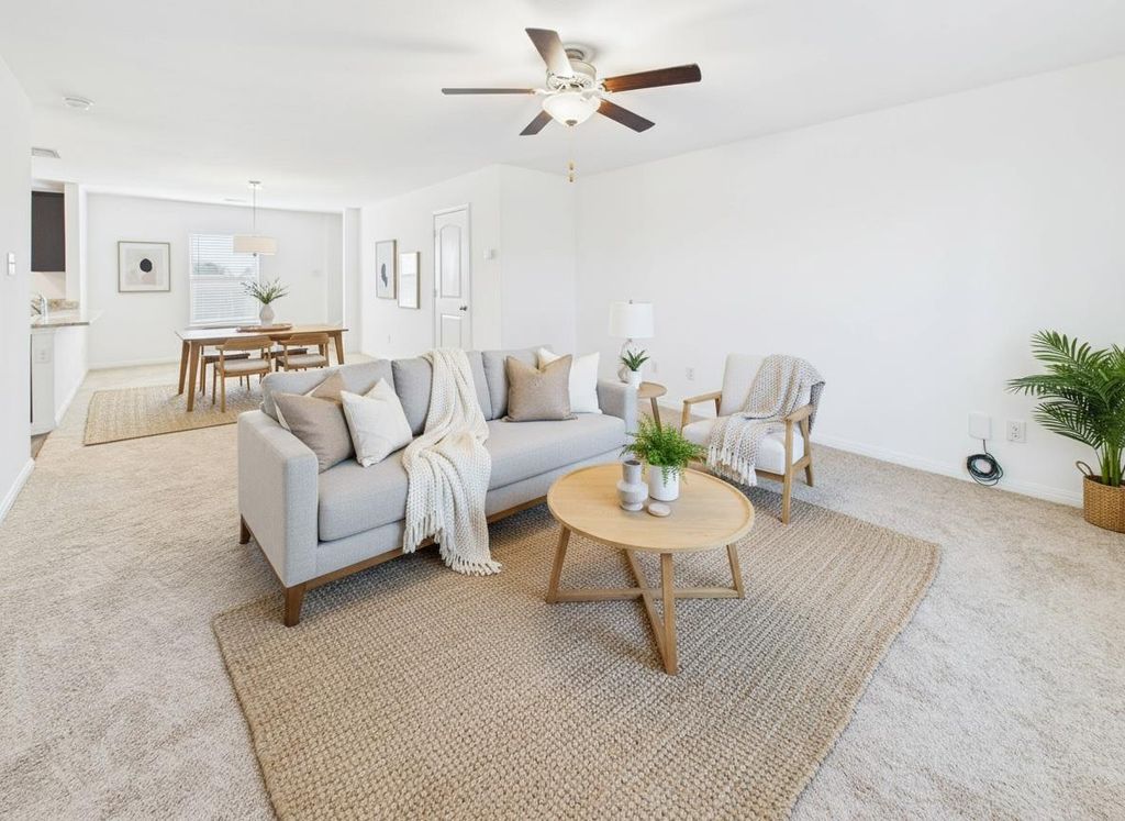 525 Riverdale DR, Jarrell, TX 76537