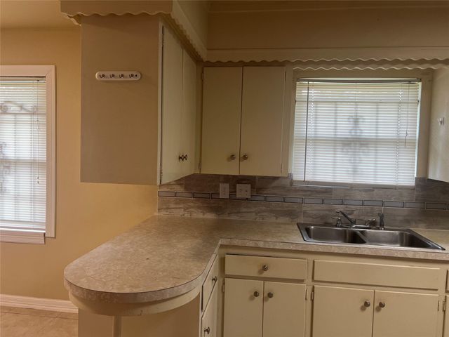 714 E Whitney Street, Houston, TX 77022