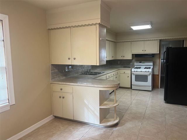 714 E Whitney Street, Houston, TX 77022