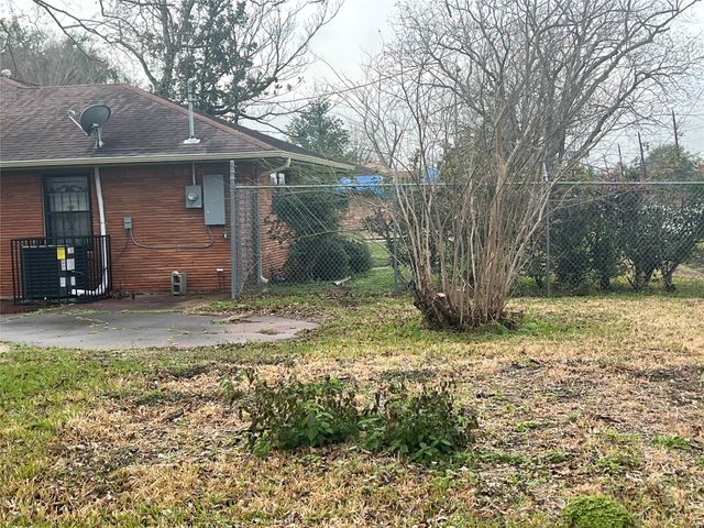 714 E Whitney Street, Houston, TX 77022