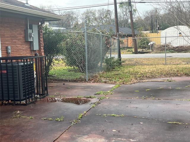 714 E Whitney Street, Houston, TX 77022