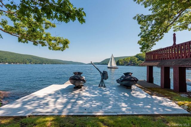 46 W Cove Road, Greenwood Lake, NY 10925