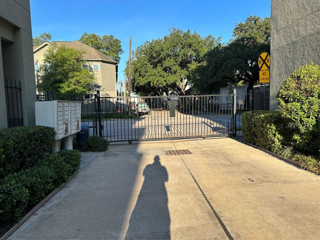 1132 Patterson Street, Houston, TX 77007