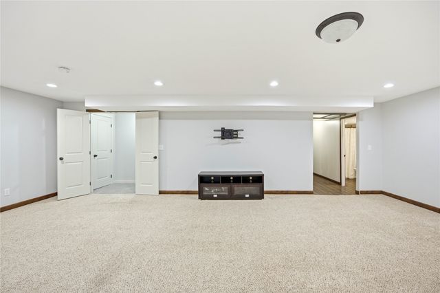 1011 NW 37th Street, Ankeny, IA 50023