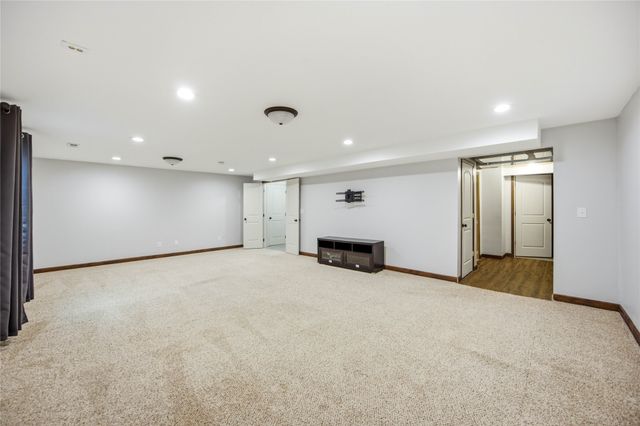 1011 NW 37th Street, Ankeny, IA 50023