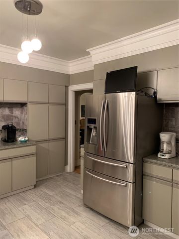 465 Tyee Drive, Point Roberts, WA 98281