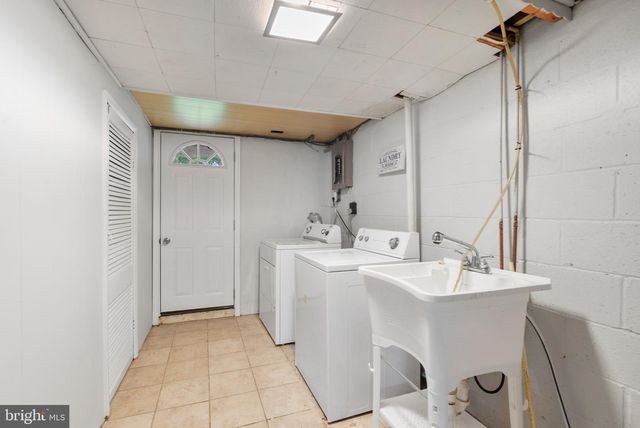 1837 DARRICH DR, Parkville, MD 21234