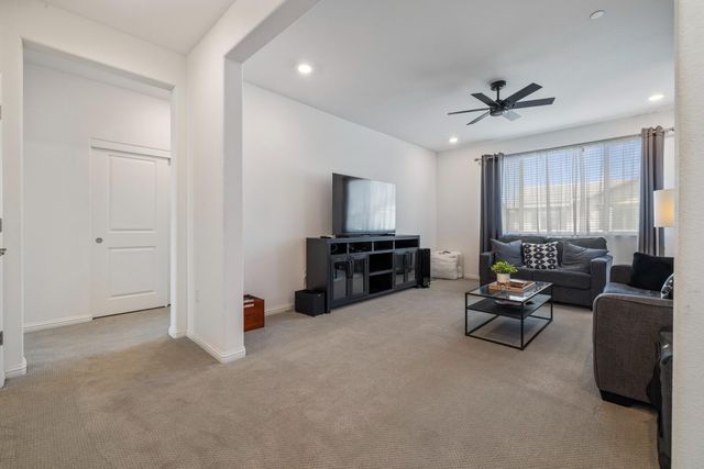 2831 Penrose Ln, Lathrop, CA 95330