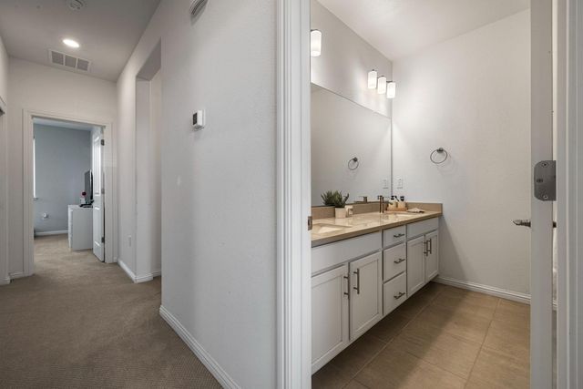 2831 Penrose Ln, Lathrop, CA 95330