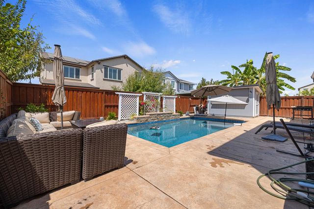 2831 Penrose Ln, Lathrop, CA 95330