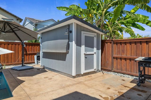 2831 Penrose Ln, Lathrop, CA 95330