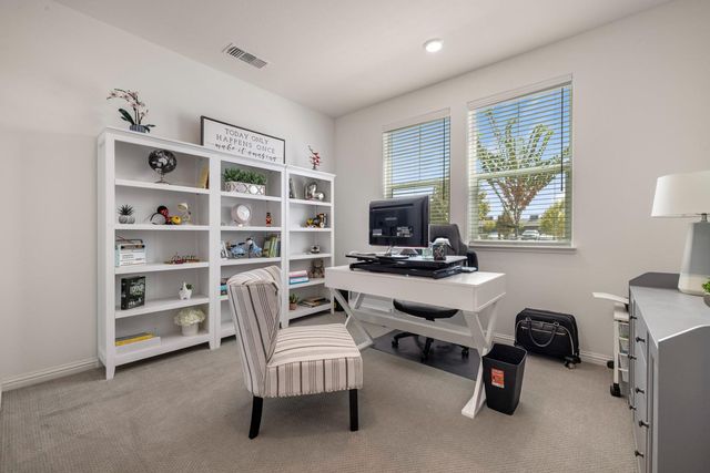2831 Penrose Ln, Lathrop, CA 95330