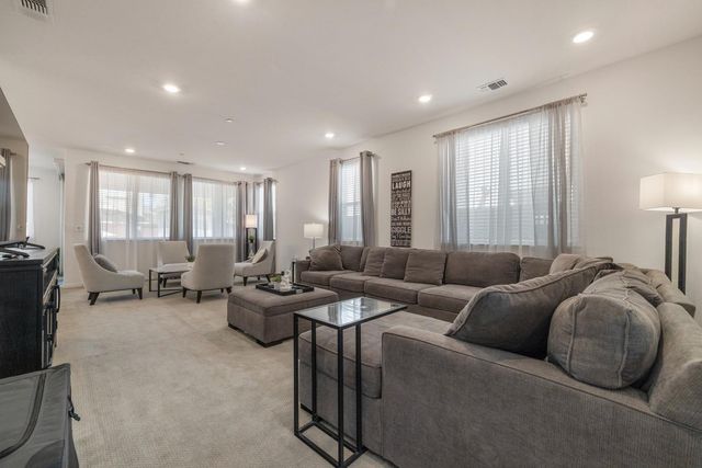 2831 Penrose Ln, Lathrop, CA 95330