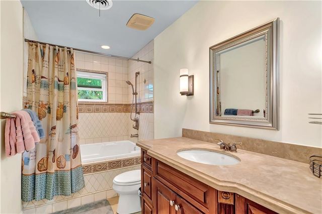 500 Gardenia Lane, Vero Beach, FL 32963