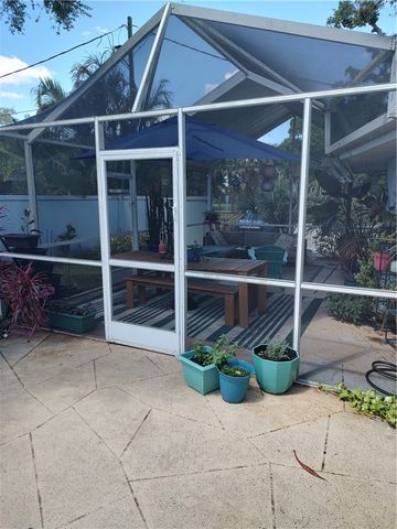 500 Gardenia Lane, Vero Beach, FL 32963