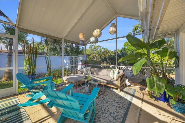 500 Gardenia Lane, Vero Beach, FL 32963