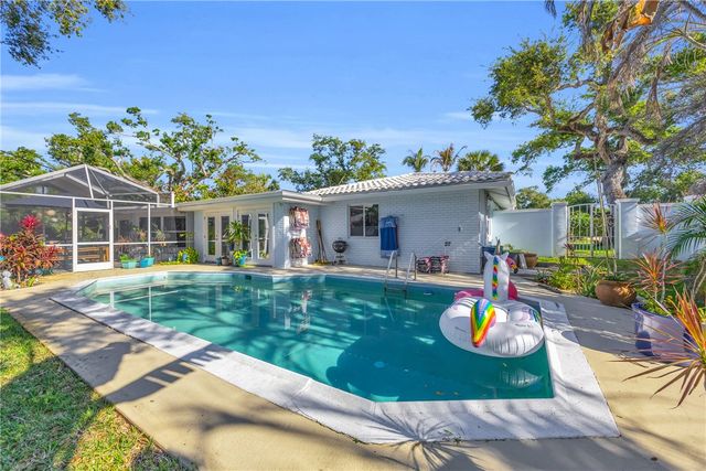 500 Gardenia Lane, Vero Beach, FL 32963