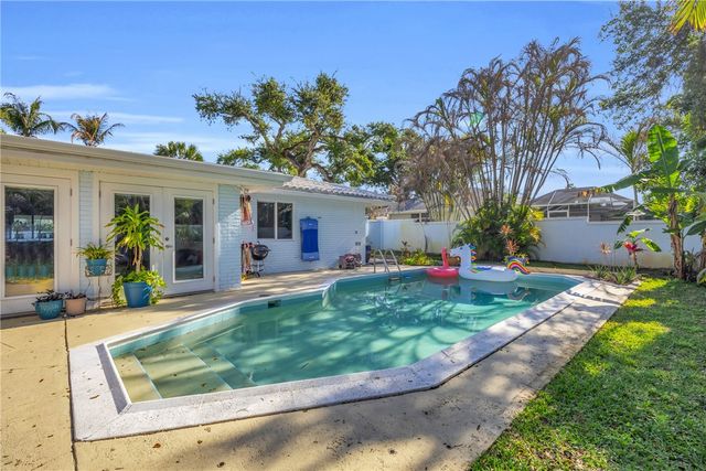 500 Gardenia Lane, Vero Beach, FL 32963