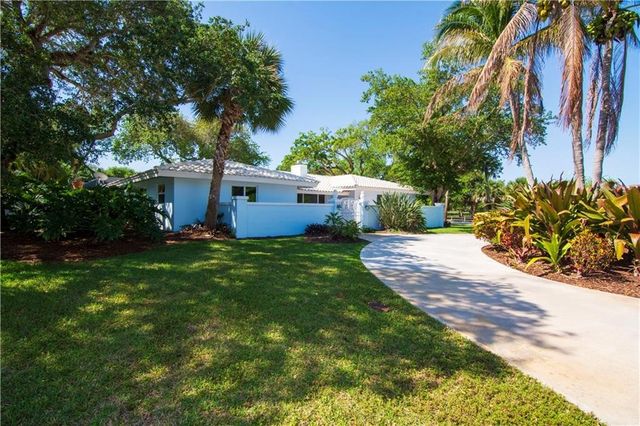 500 Gardenia Lane, Vero Beach, FL 32963