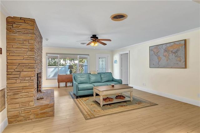 500 Gardenia Lane, Vero Beach, FL 32963