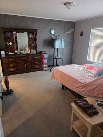 323 Mcqueary Road, Russell Springs, KY 42642