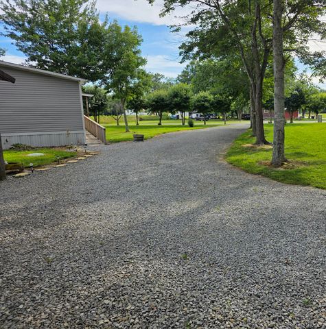 323 Mcqueary Road, Russell Springs, KY 42642