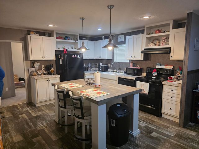323 Mcqueary Road, Russell Springs, KY 42642