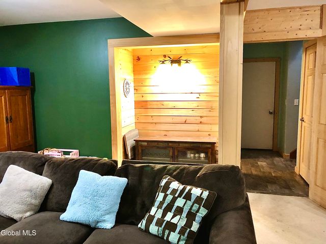 17 Herald Drive, Queensbury, NY 12804