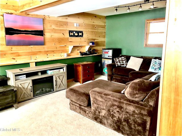 17 Herald Drive, Queensbury, NY 12804