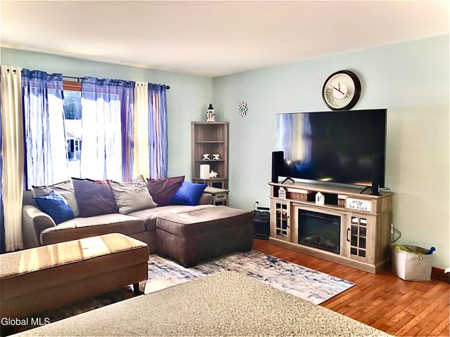 17 Herald Drive, Queensbury, NY 12804