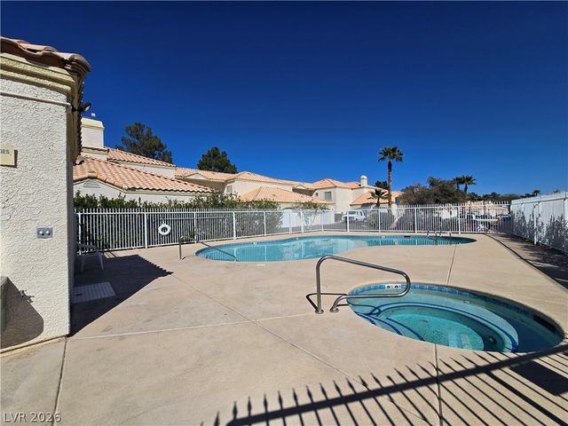 1900 North Torrey Pines Drive 118, Las Vegas, NV 89108