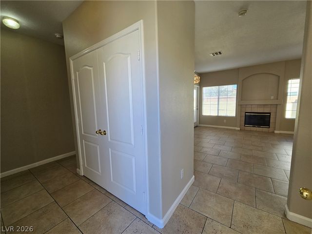 1900 North Torrey Pines Drive 118, Las Vegas, NV 89108