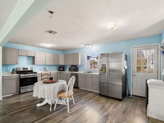 822 Bee Tree St, Westlake, LA 70669