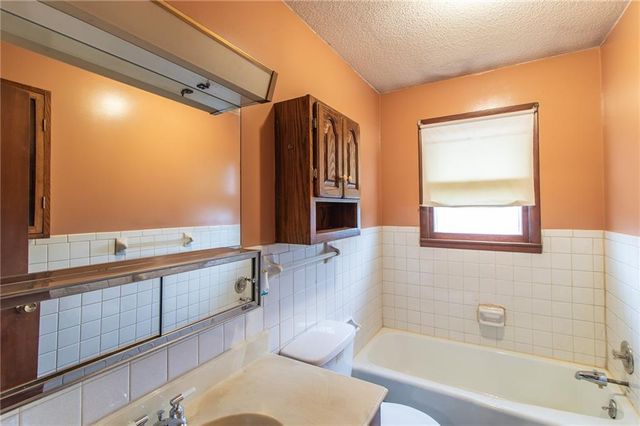 33425 S Bonar Road, Creighton, MO 64739