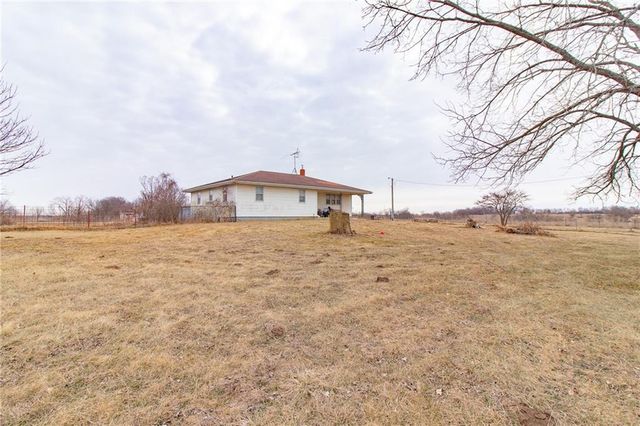 33425 S Bonar Road, Creighton, MO 64739