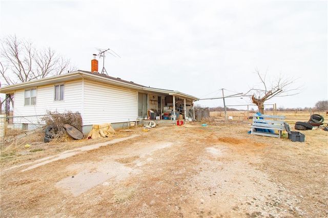 33425 S Bonar Road, Creighton, MO 64739
