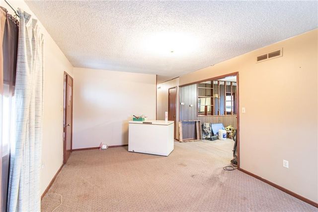 33425 S Bonar Road, Creighton, MO 64739