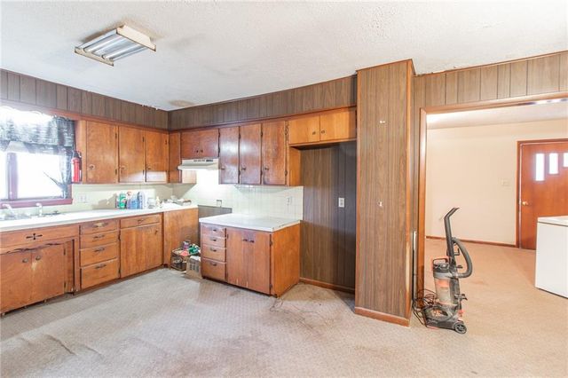 33425 S Bonar Road, Creighton, MO 64739