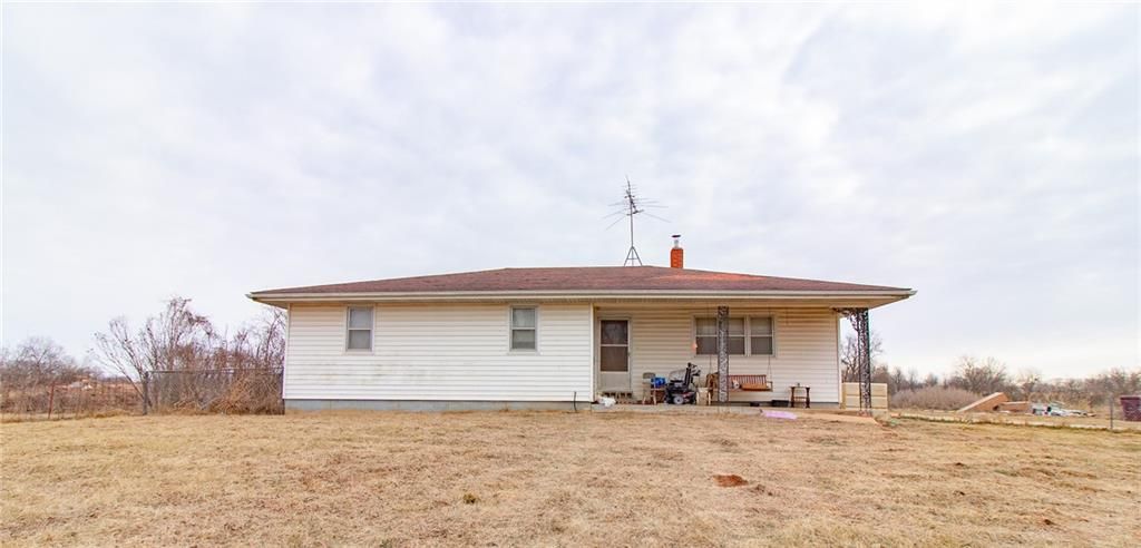 33425 S Bonar Road, Creighton, MO 64739