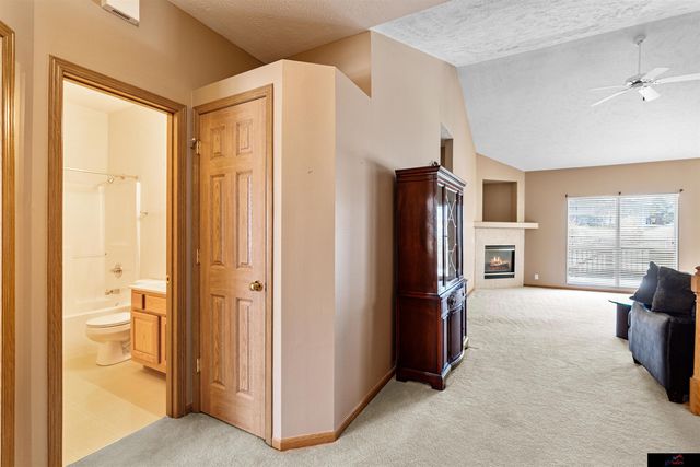 5150 N 151 Avenue, Omaha, NE 68116