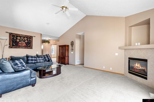 5150 N 151 Avenue, Omaha, NE 68116